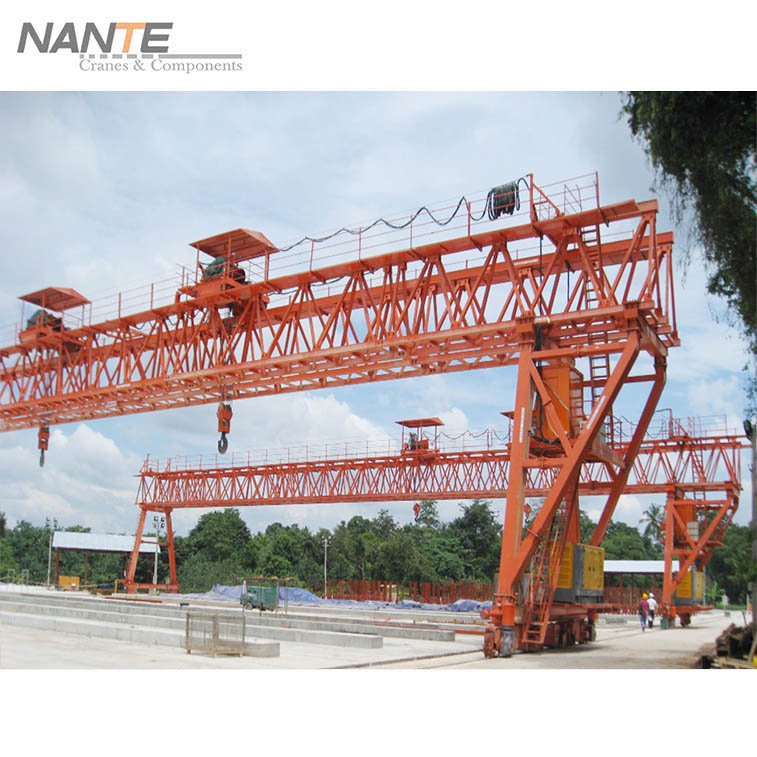 Nante's double girder truss gantry crane is very useful.